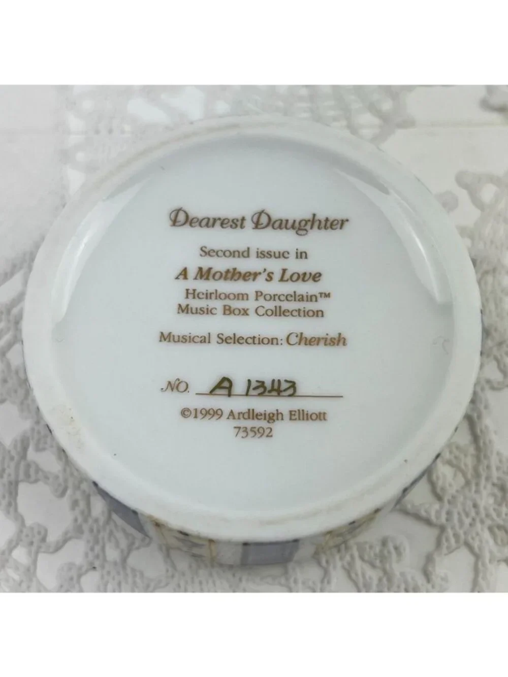 Dearest Daughter Ardleigh Elliott Heirloom Porcelain Music Box Mothers Day.